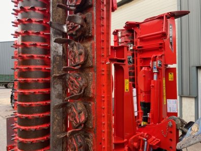 Kuhn HR 5004 power harrow