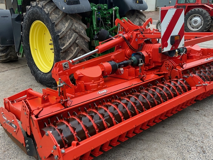 Kuhn HR 5004 power harrow