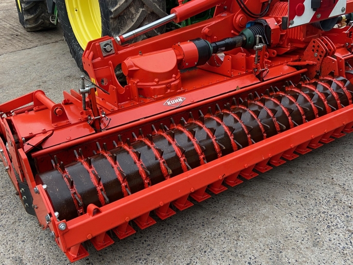 Kuhn HR 5004 power harrow