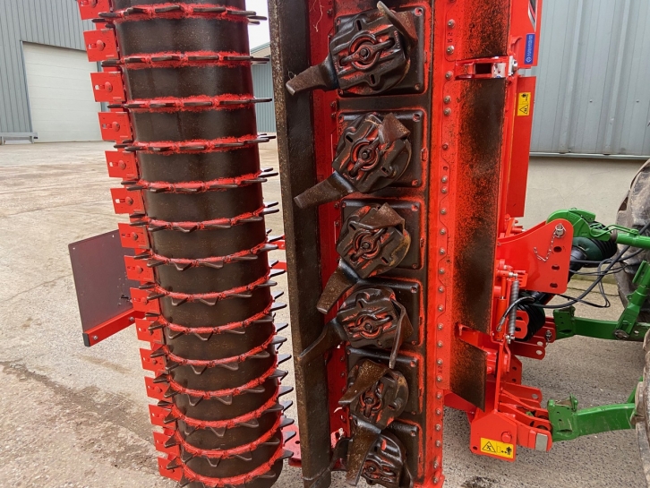 Kuhn HR 5004 power harrow