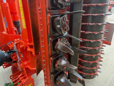 Kuhn HR 5004 power harrow