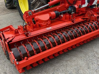 Kuhn HR 5004 power harrow