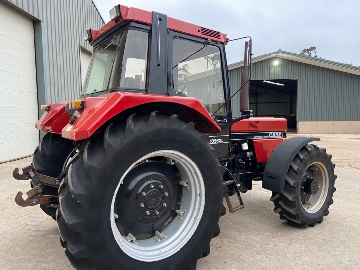Case 1056XL