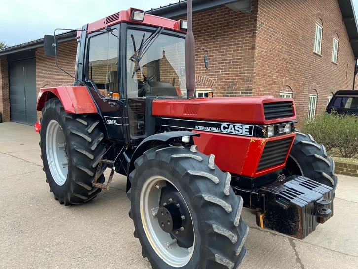 Case 1056XL