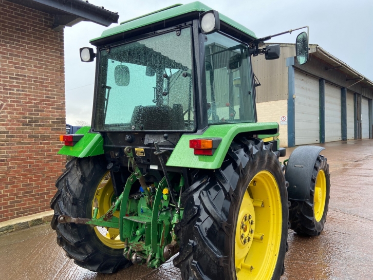 John Deere 2850
