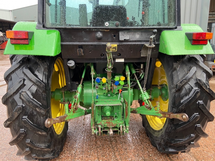 John Deere 2850