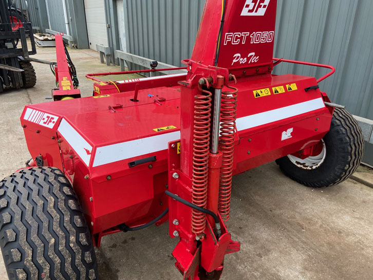 JF FCT 1050 Pro Tec trailed forager