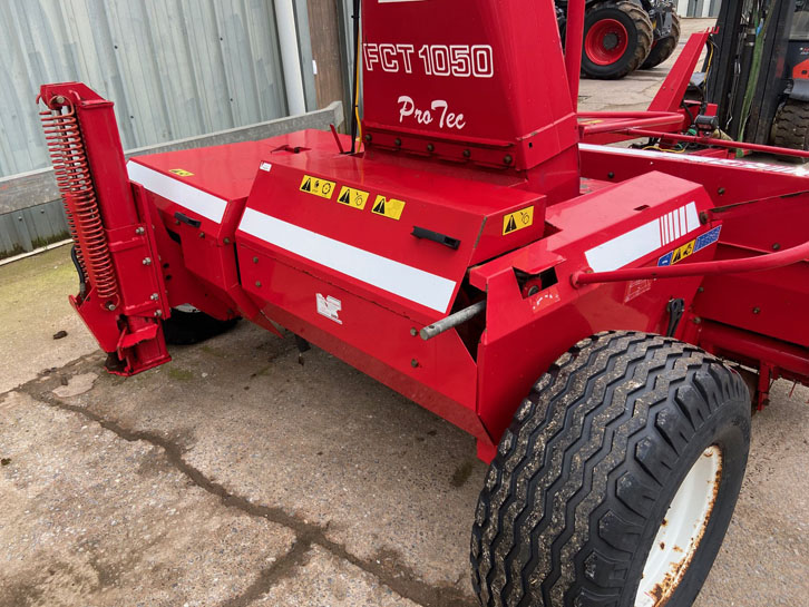 JF FCT 1050 Pro Tec trailed forager