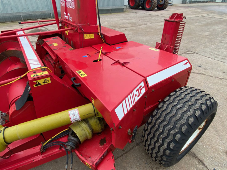 JF FCT 1050 Pro Tec trailed forager