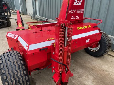 JF FCT 1050 Pro Tec trailed forager
