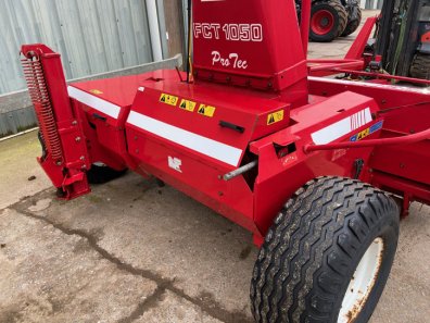 JF FCT 1050 Pro Tec trailed forager