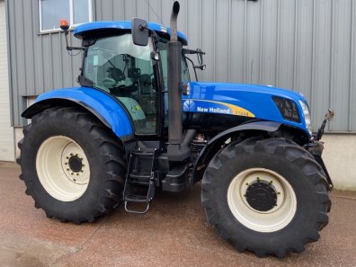 New Holland T7050