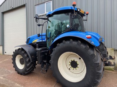 New Holland T7050