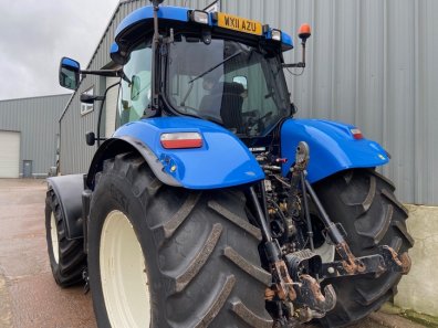 New Holland T7050