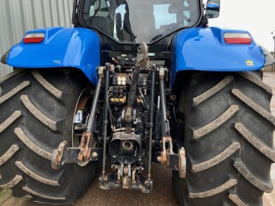 New Holland T7050