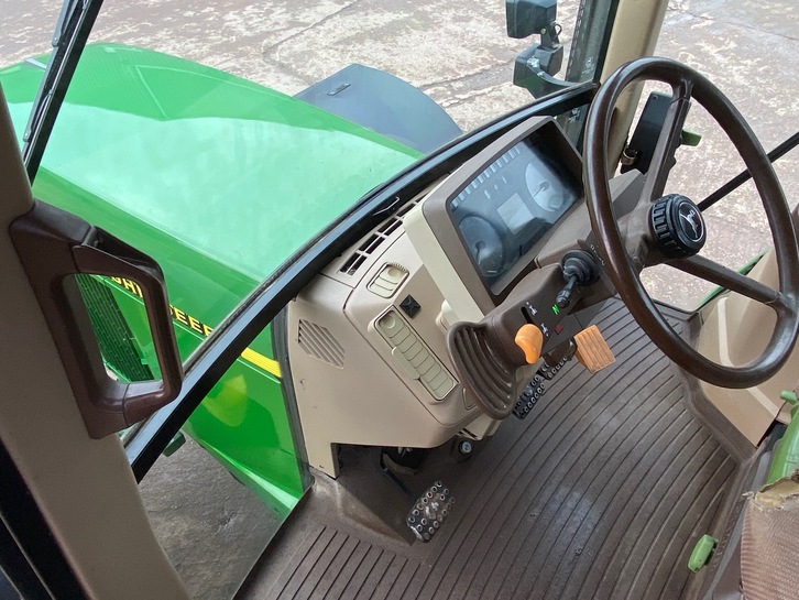 John Deere 6410