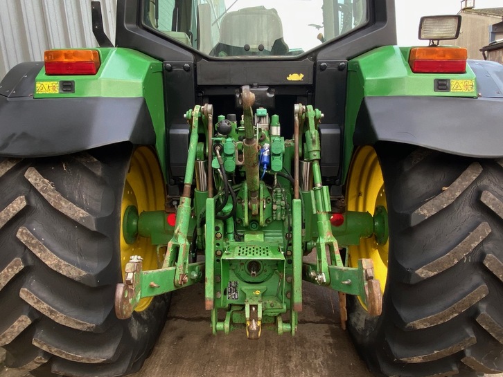 John Deere 6410