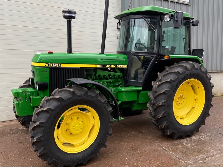 John Deere 3050