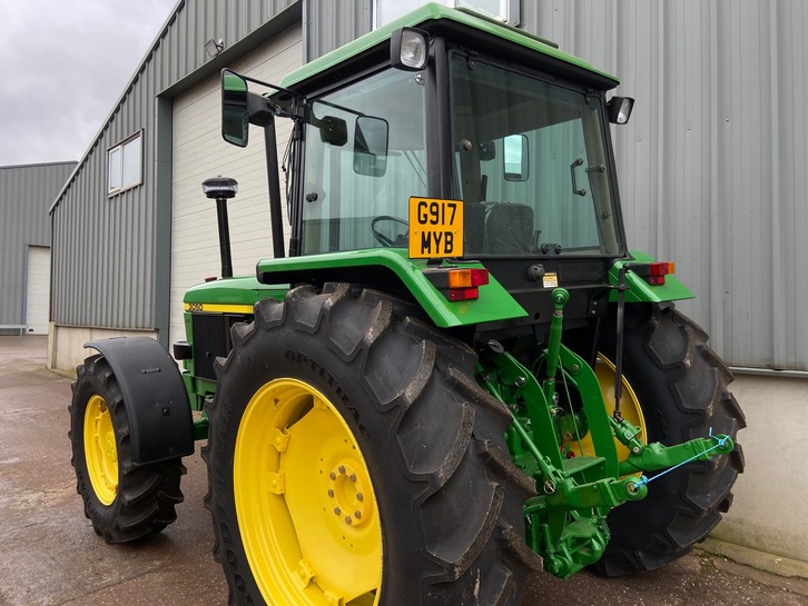 John Deere 3050
