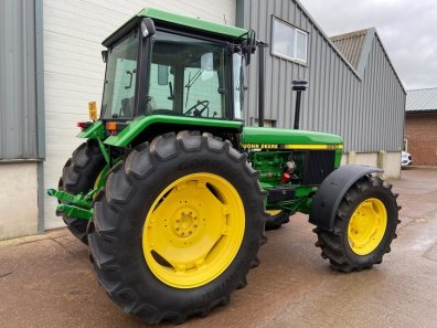 John Deere 3050