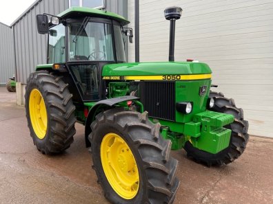 John Deere 3050