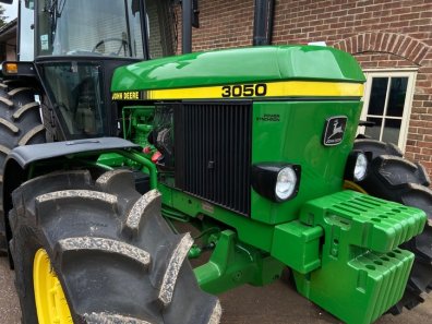 John Deere 3050
