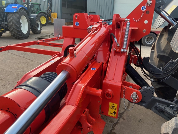 Kuhn HR6004 power harrow