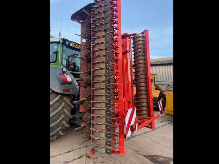 Kuhn HR6004 power harrow