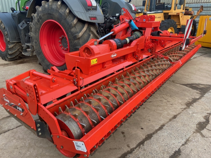 Kuhn HR6004 power harrow