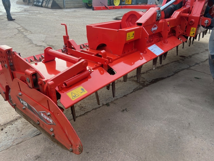 Kuhn HR6004 power harrow