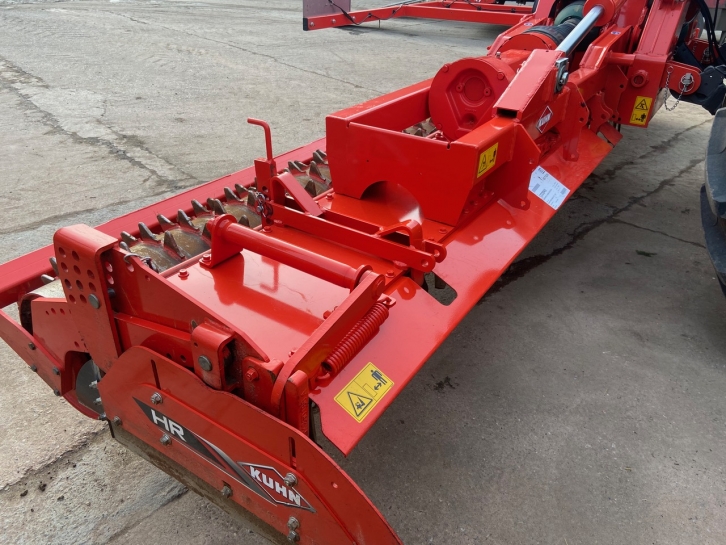 Kuhn HR6004 power harrow