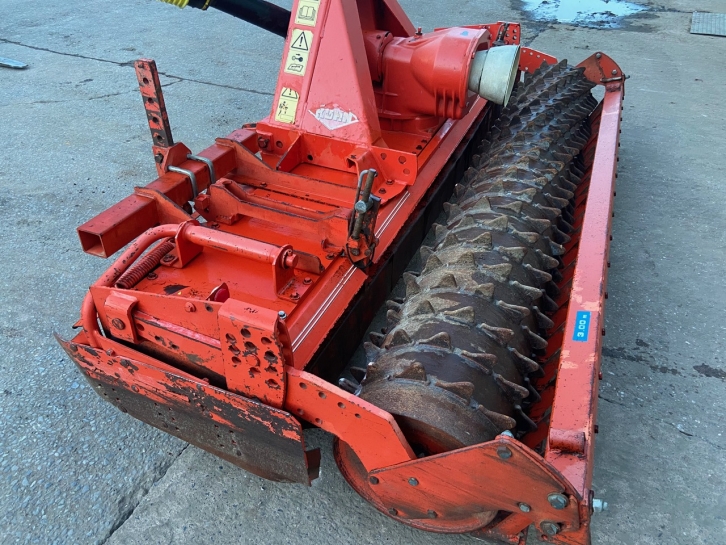 Kuhn HR 3003 power harrow