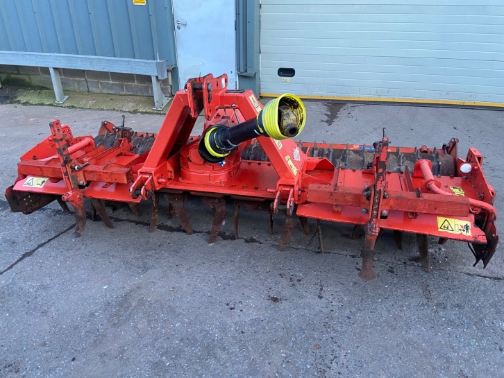 Kuhn HR 3003 power harrow