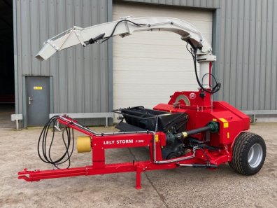 Lely Storm P300 treated forager