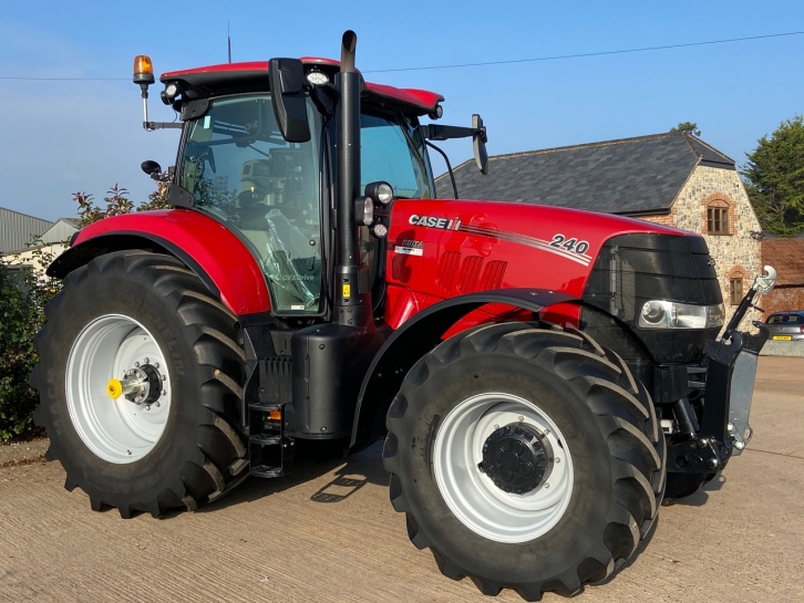 Case CVX 240