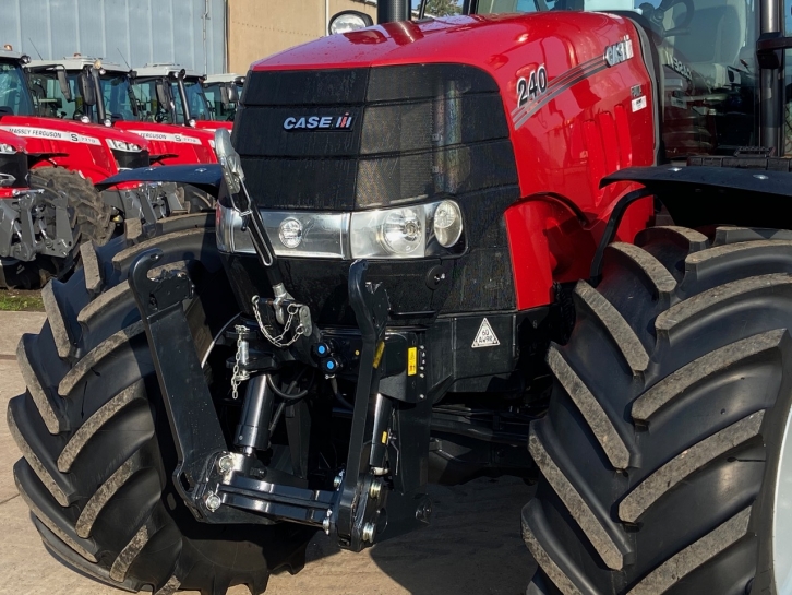 Case CVX 240
