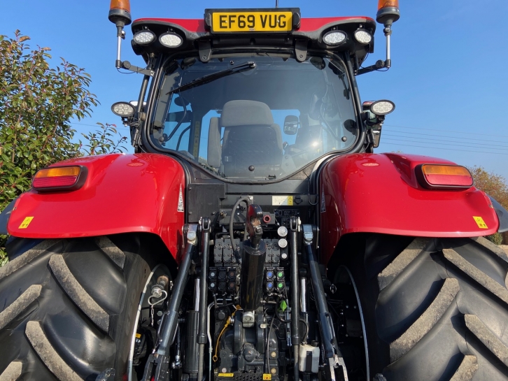 Case CVX 240