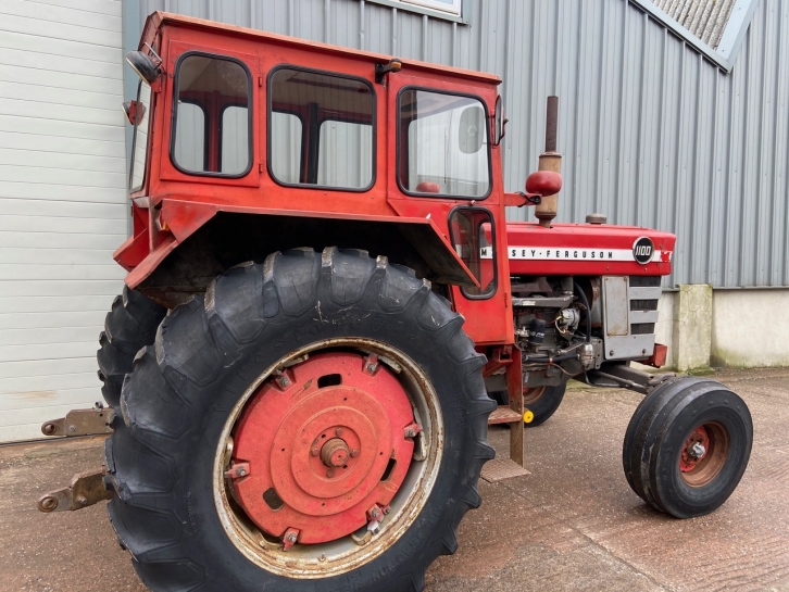 Massey Ferguson 1100