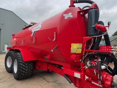 Redrock 3500 gallon tanker