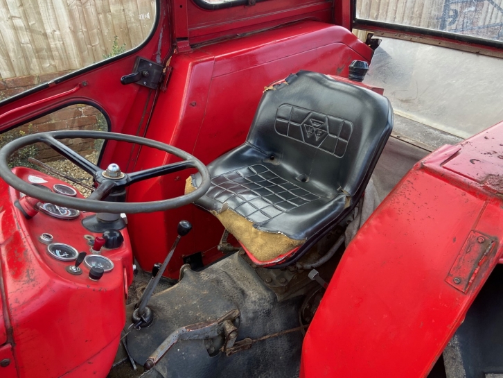 Massey Ferguson 148