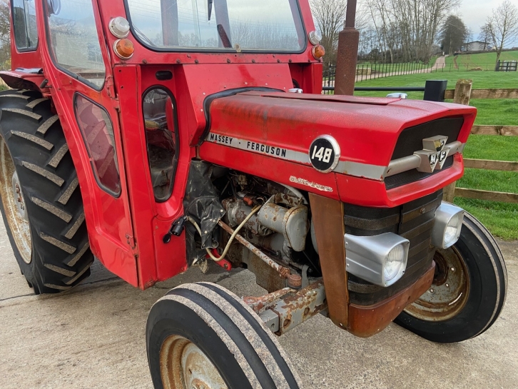 Massey Ferguson 148