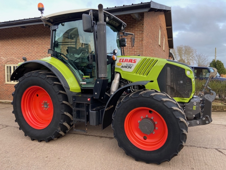 Claas Arion 530