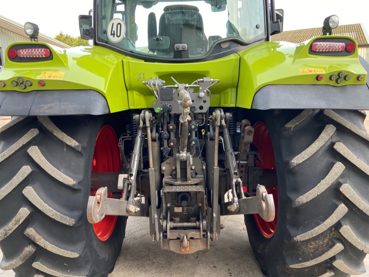 Claas Arion 530