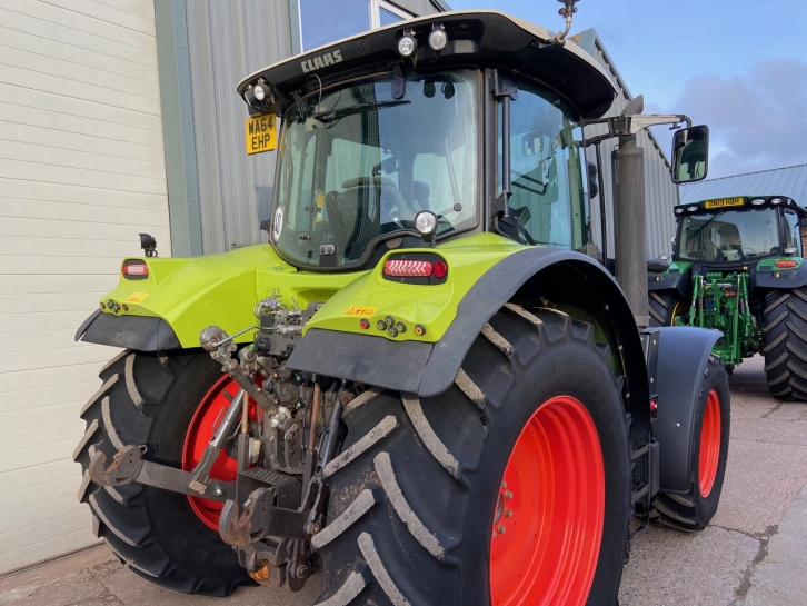 Claas Arion 530
