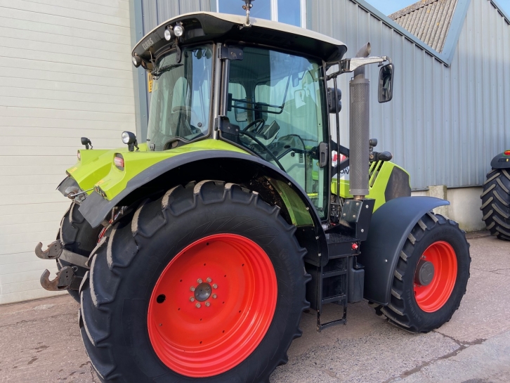 Claas Arion 530