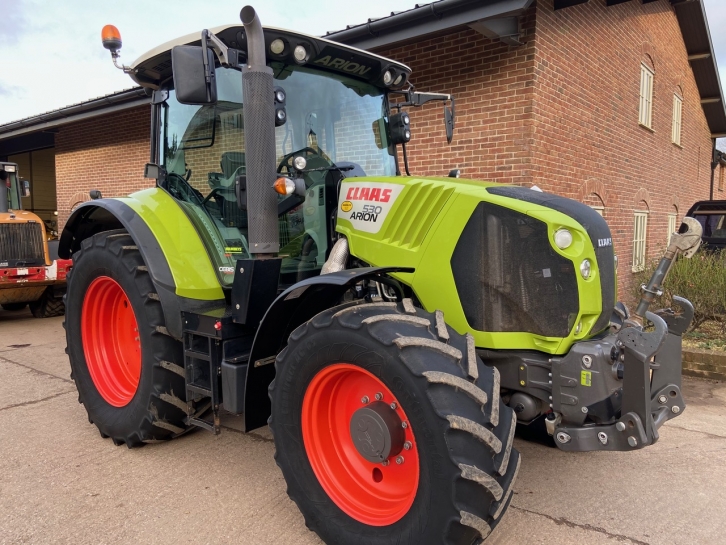 Claas Arion 530
