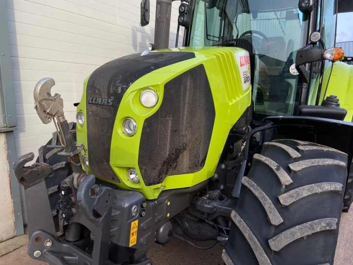 Claas Arion 530