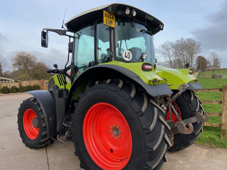 Claas Arion 530