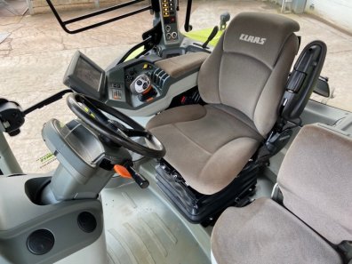 Claas Arion 530
