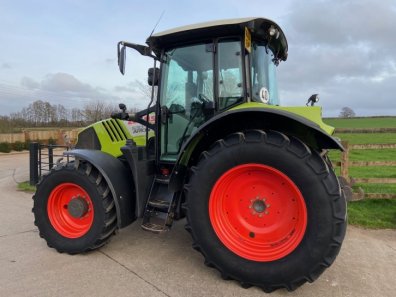 Claas Arion 530